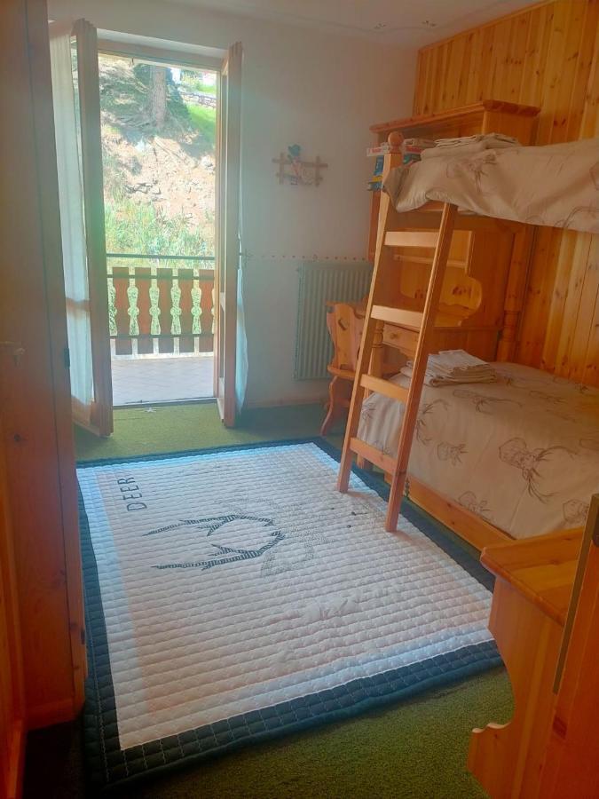 Un Balcone Sulla Val Di Pejo *